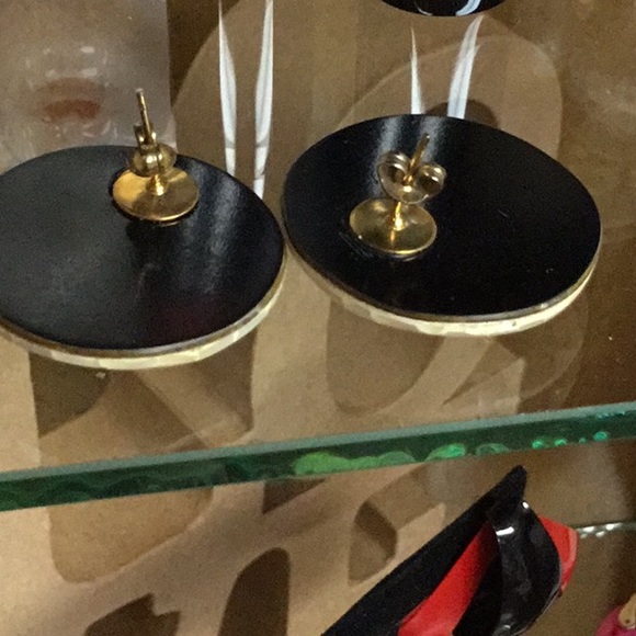 Shell earrings - Picture 3 of 4